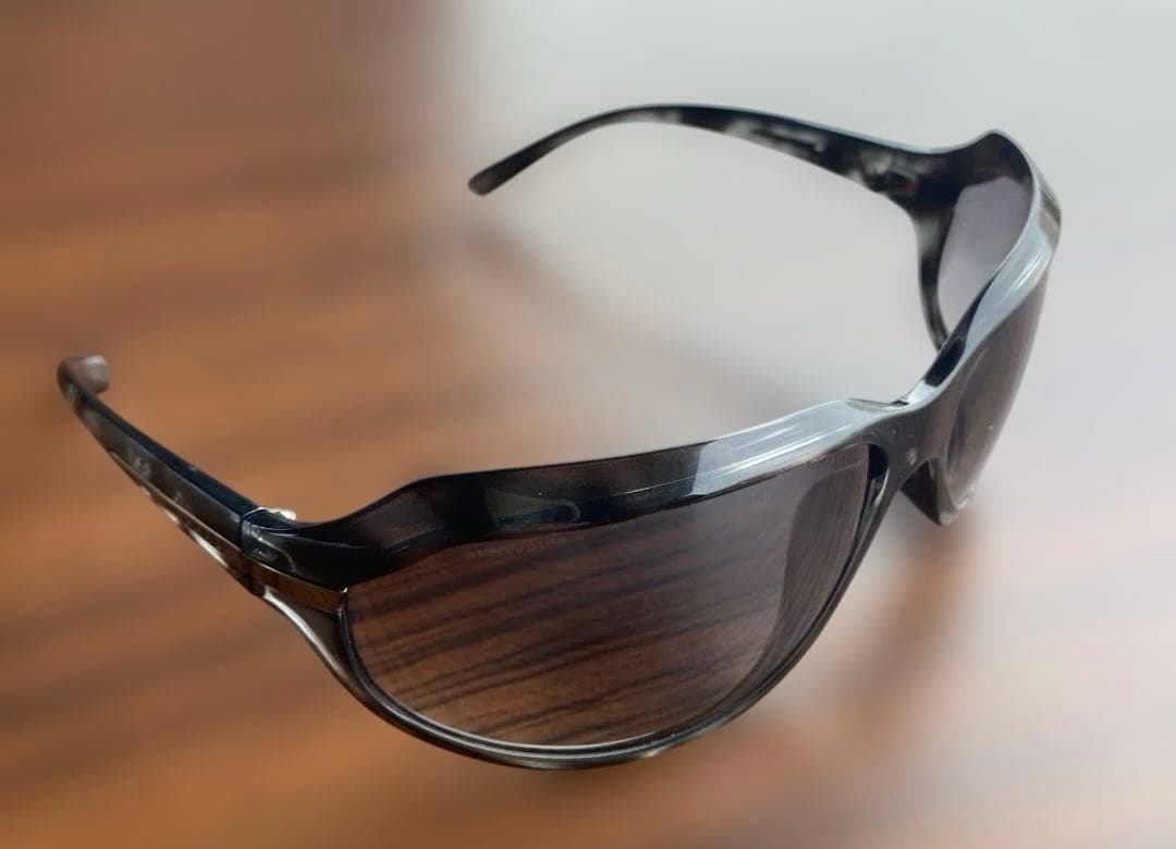 PRADA（プラダ）サングラス　グレー　べっこう柄　黒　SPR14G