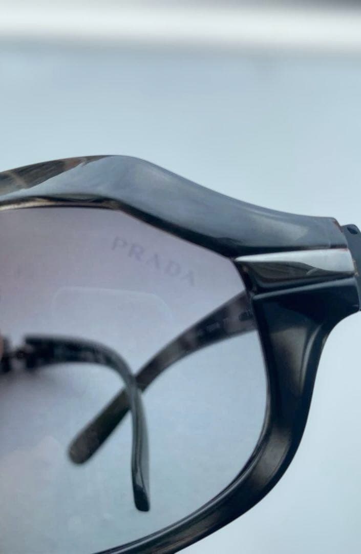 PRADA（プラダ）サングラス　グレー　べっこう柄　黒　SPR14G