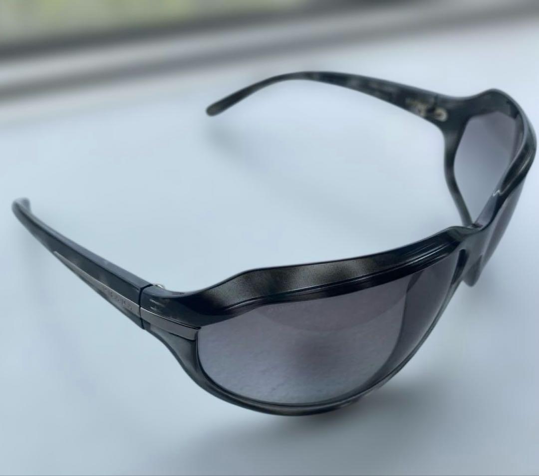 PRADA（プラダ）サングラス　グレー　べっこう柄　黒　SPR14G