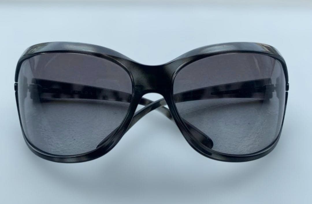 PRADA（プラダ）サングラス　グレー　べっこう柄　黒　SPR14G