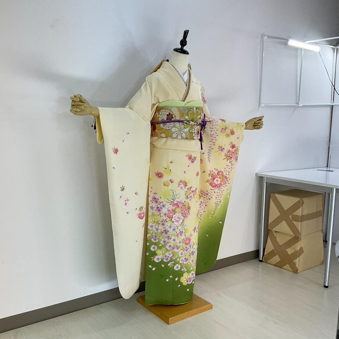 お振袖 クリーム×グリーン　正絹　美品