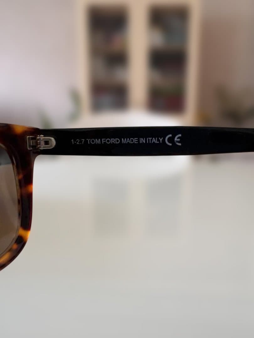 TOM FORD サングラス LEO FT9336 55J 52