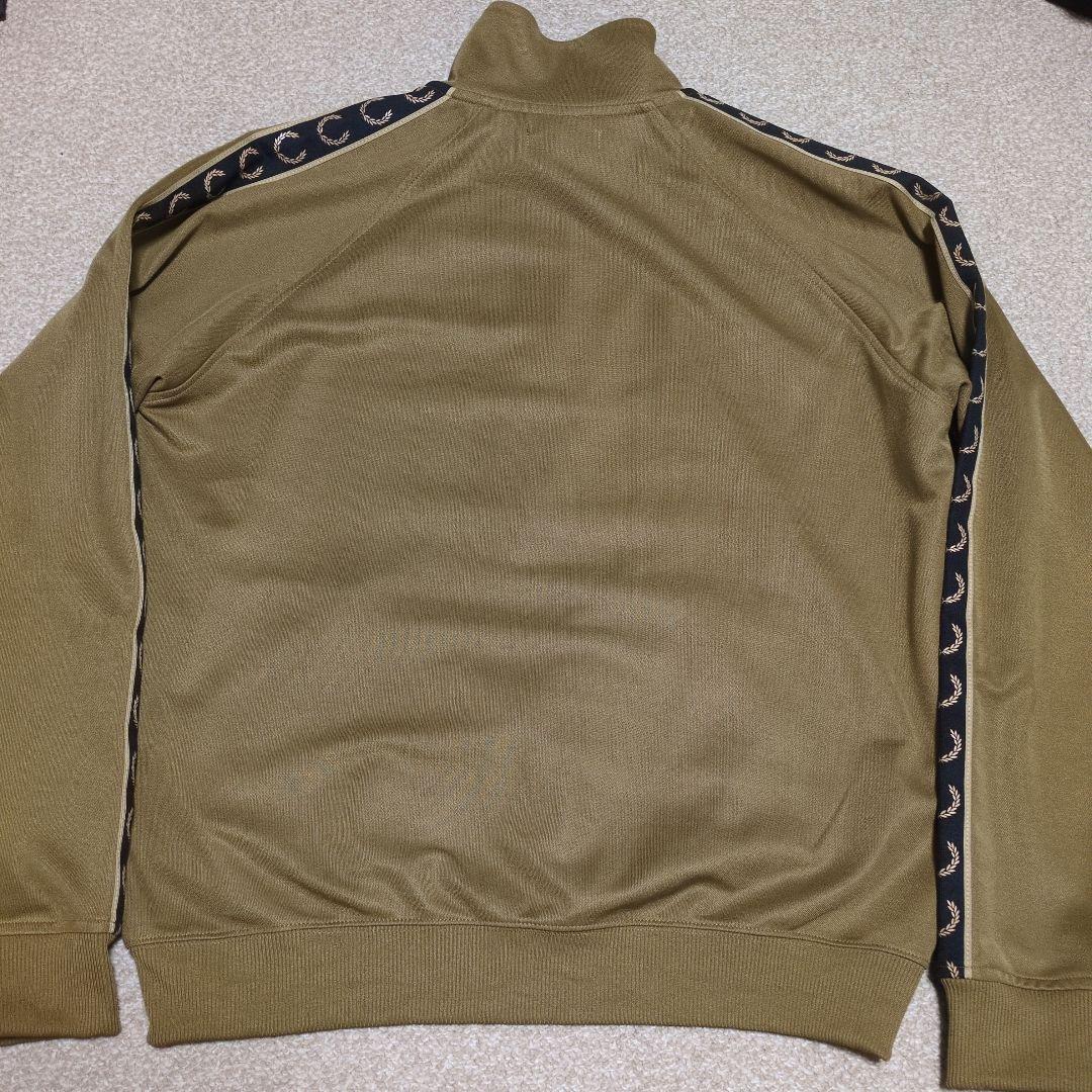リ*オ様 レア物 FRED PERRY オリーブ カーキ トラックジャケット