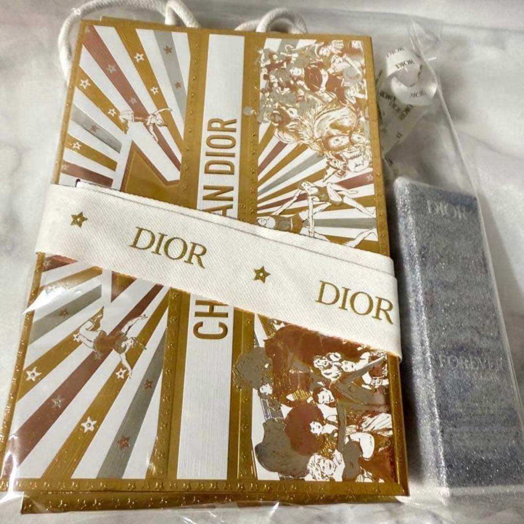 DIOR フォーエヴァーフルイドグロウ0N