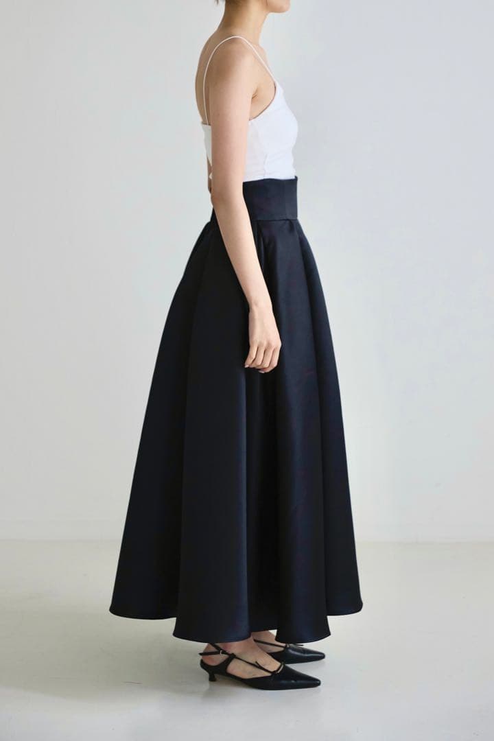 新品・紙タグ付　emm the shop tsuya volume skirt