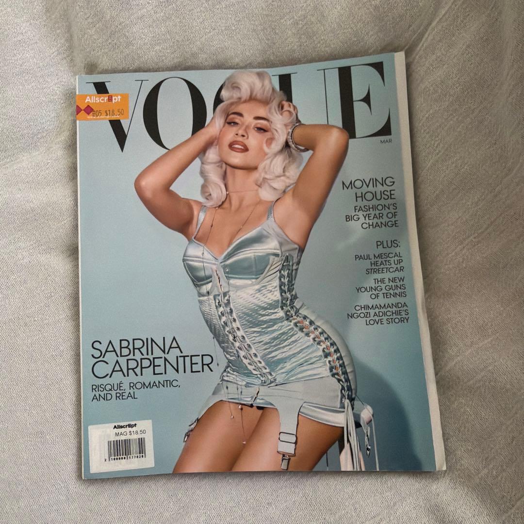 VOGUE 5月号 SABRINA CARPENTER