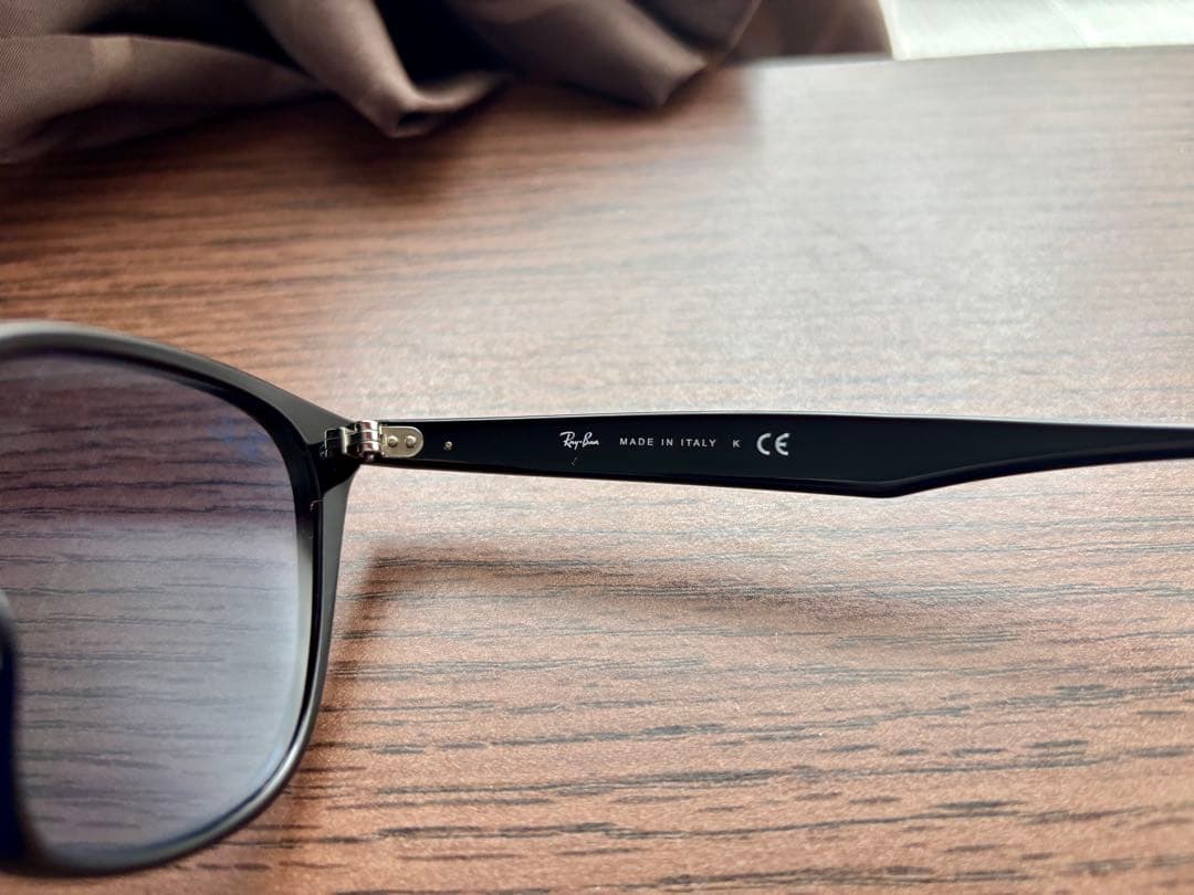 Ray-Ban レイバンサングラス RB4258-F 601/80 ブルー