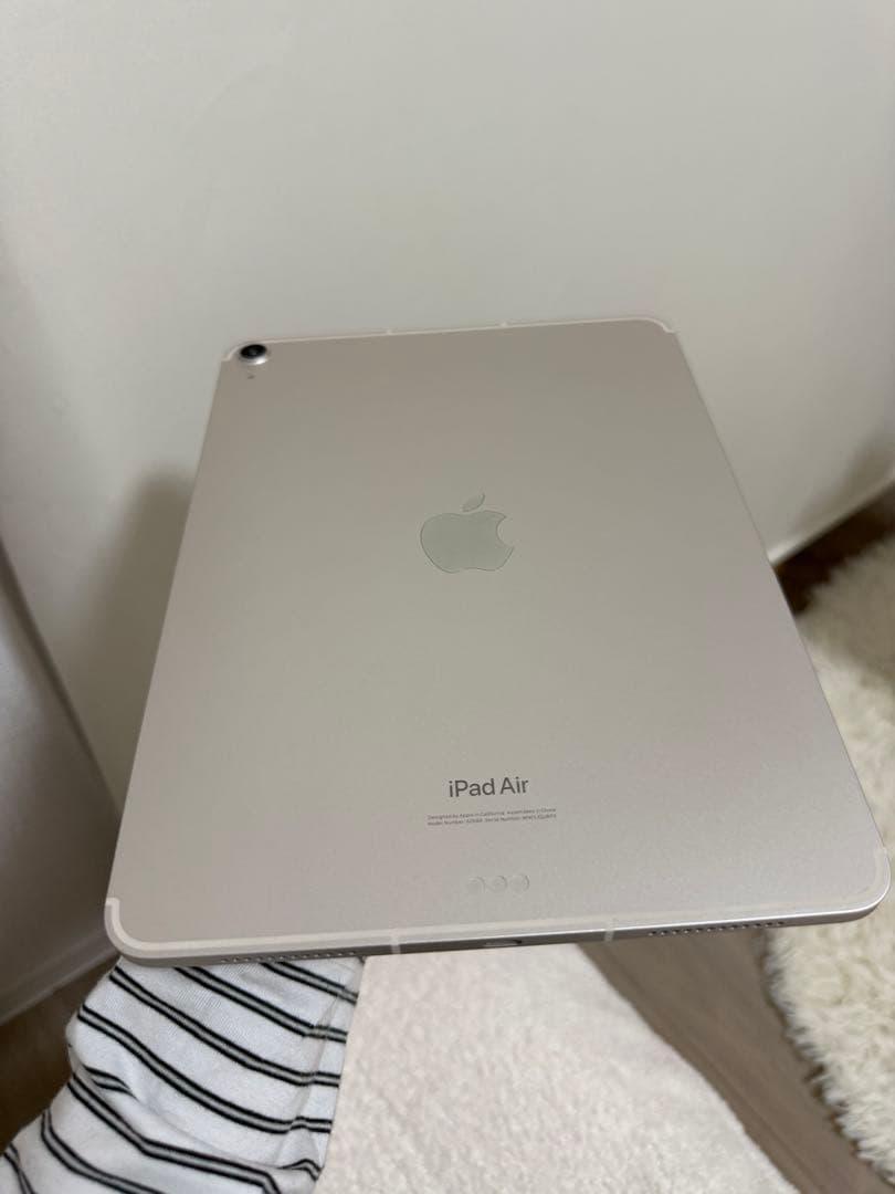Apple iPad Air 第五世代　セルラーモデル