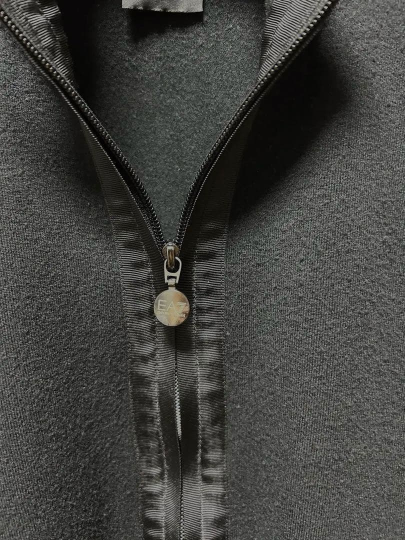 EA7 Emporio Armani ブラックフルジップジャケット