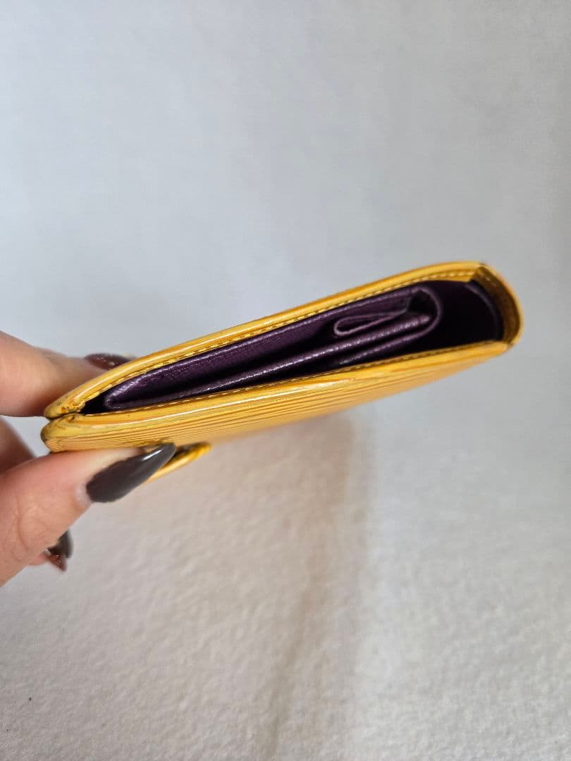 ♡LOUIS VUITTON ルイヴィトン エピ 二つ折り財布 コンパクト♡