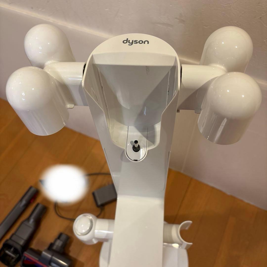 ダイソンV10 SV12 美品！　スタンド付き　分解洗浄除菌整備済み