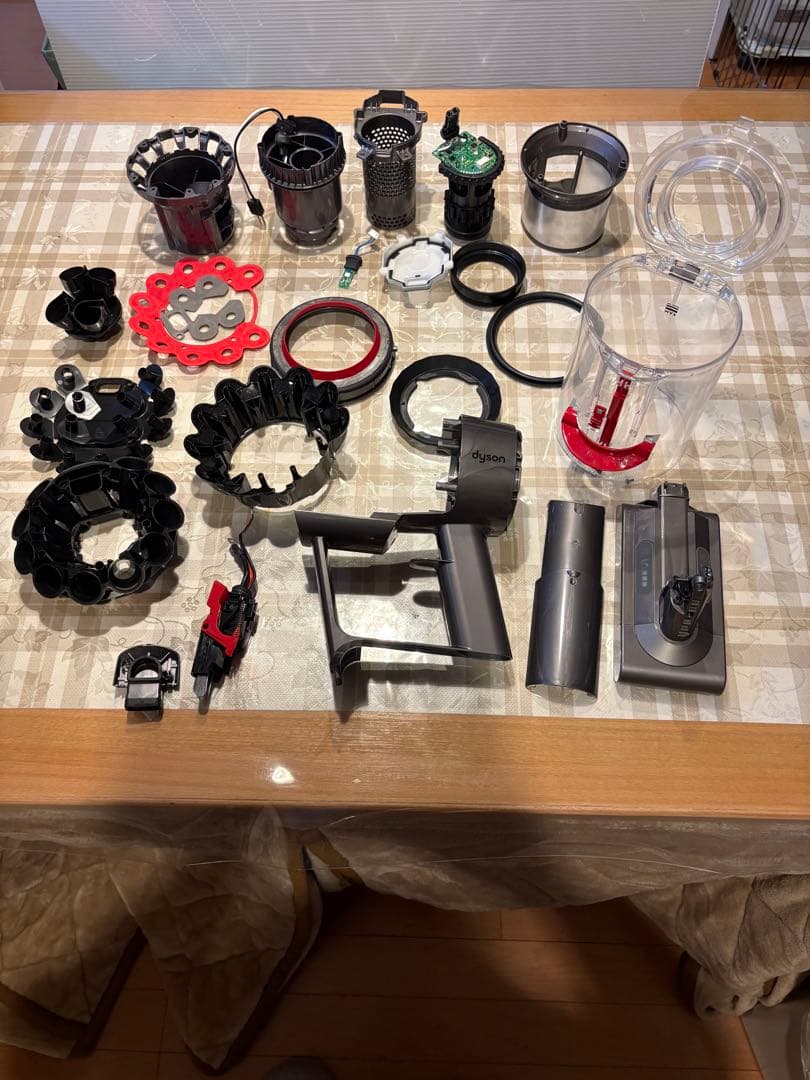 ダイソンV10 SV12 美品！　スタンド付き　分解洗浄除菌整備済み