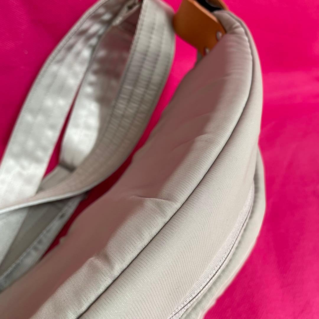 【新品※限定色】ノルンマーニ 抱っこバッグ N/ORN Mãni クレイホワイト