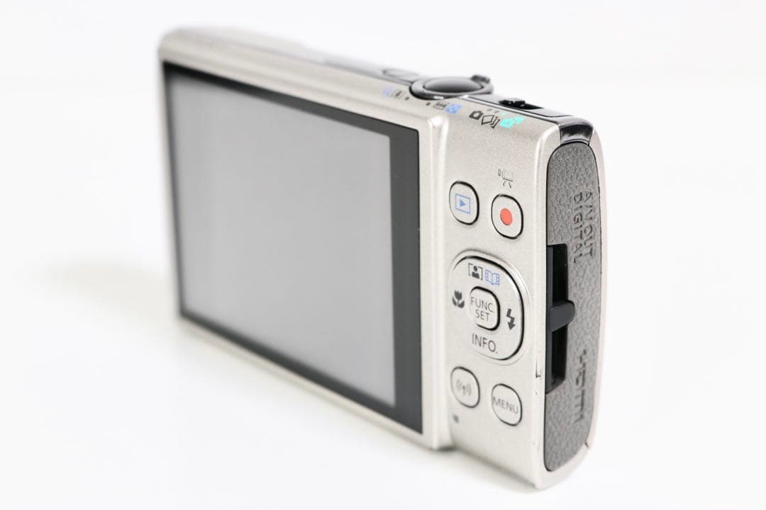 ■ 美品 ■ キヤノン Canon IXY 650 シルバー