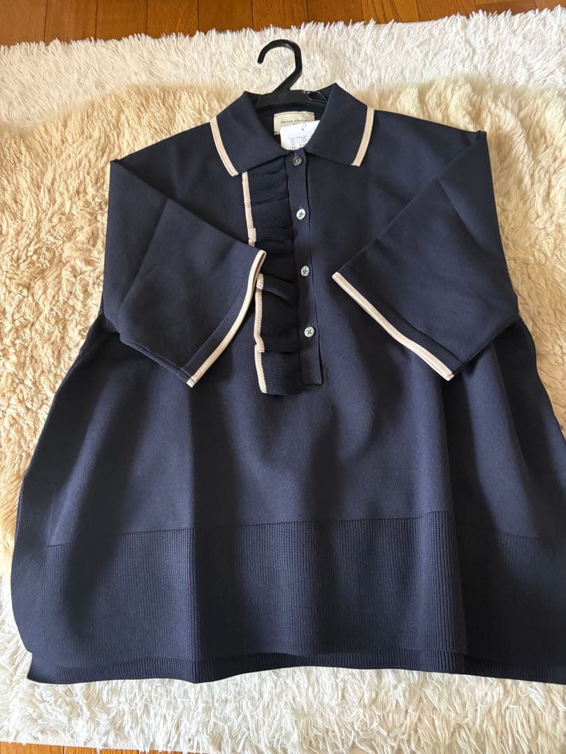 襟付きニットネイビー　新品