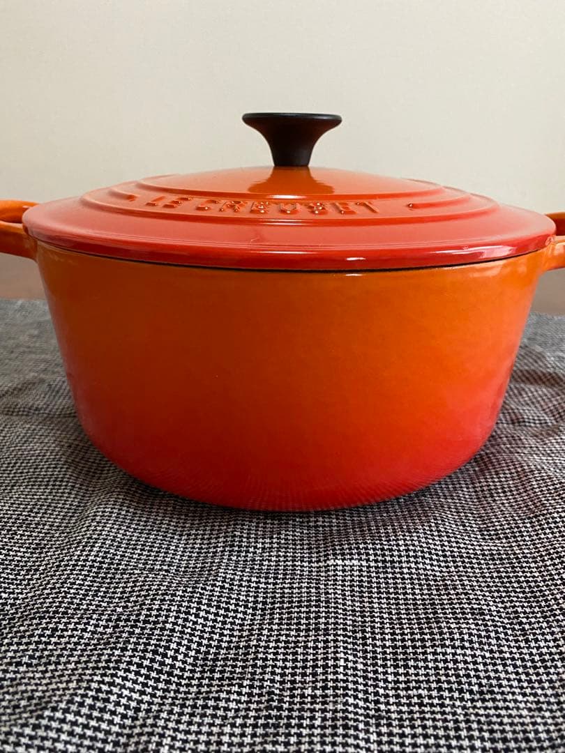 Le Creuset ル・クルーゼ両手鍋 オレンジ 22cm
