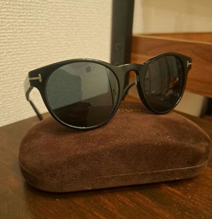 美品 TOM FORD サングラス TF522-01 トムフォード
