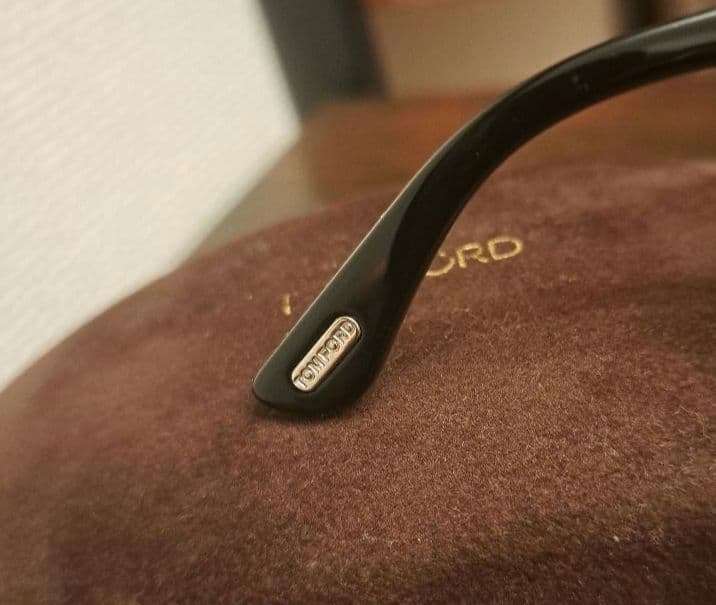 美品 TOM FORD サングラス TF522-01 トムフォード