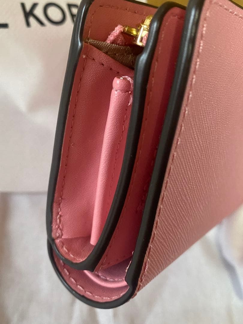 【新品 未使用】MICHAEL KORS ピンク 二つ折り財布