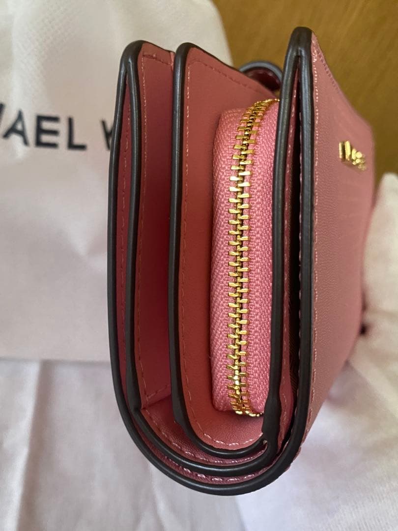 【新品 未使用】MICHAEL KORS ピンク 二つ折り財布