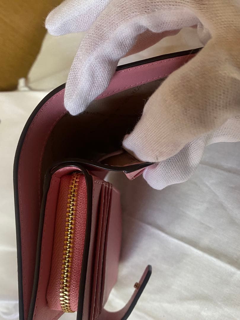 【新品 未使用】MICHAEL KORS ピンク 二つ折り財布
