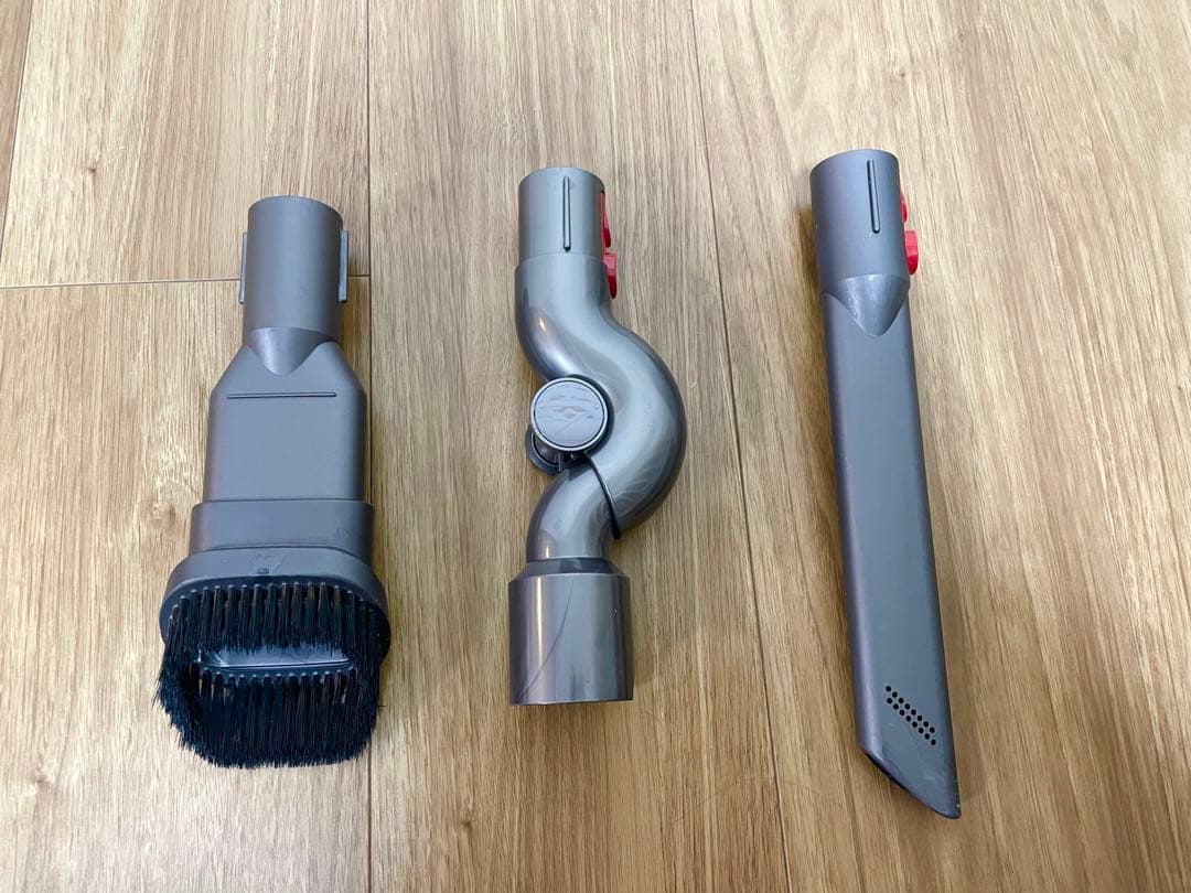 [中古] Dyson V8 Absolute 掃除機と付属パーツ