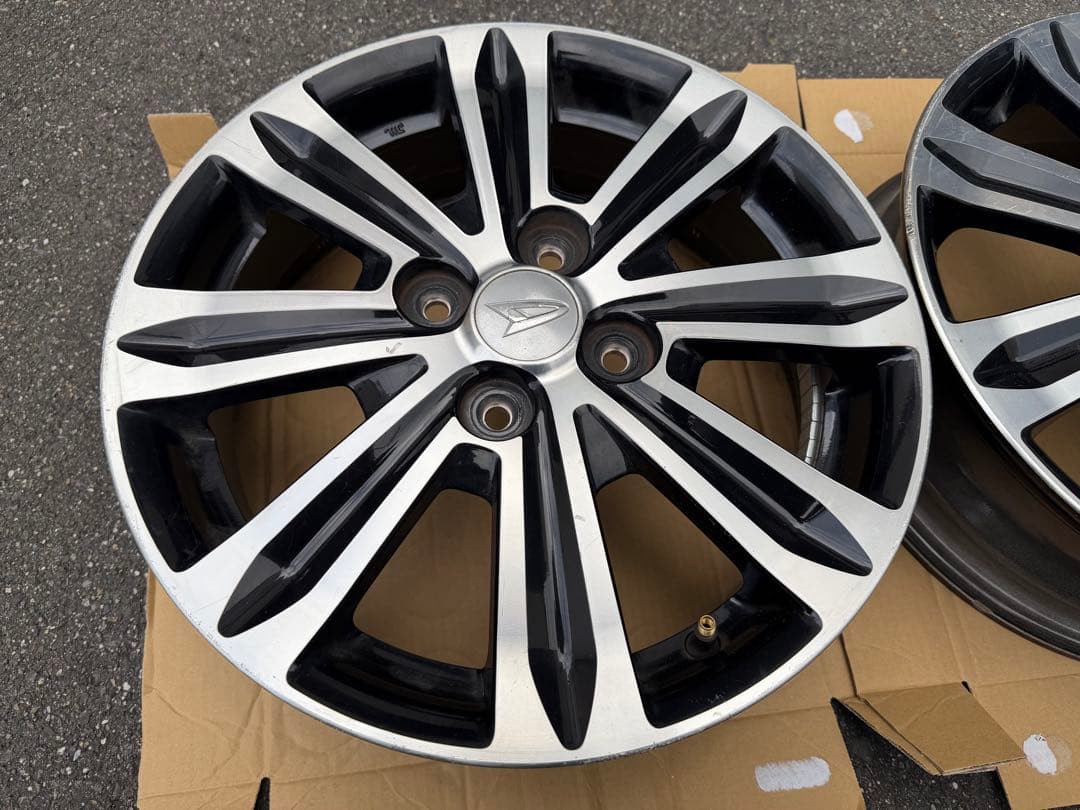 LA600S タントカスタム 純正ホイール 2本のみ