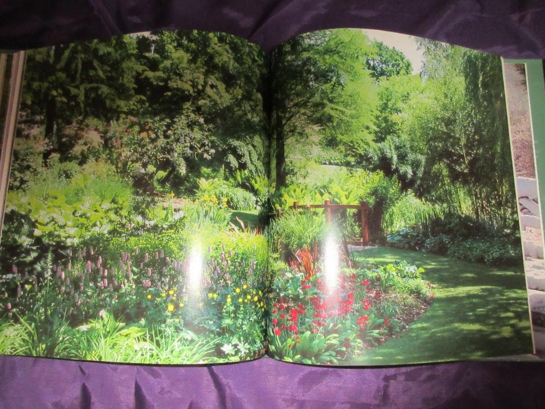 ベス　チャトーの庭の生活の年（　写真集　英語）