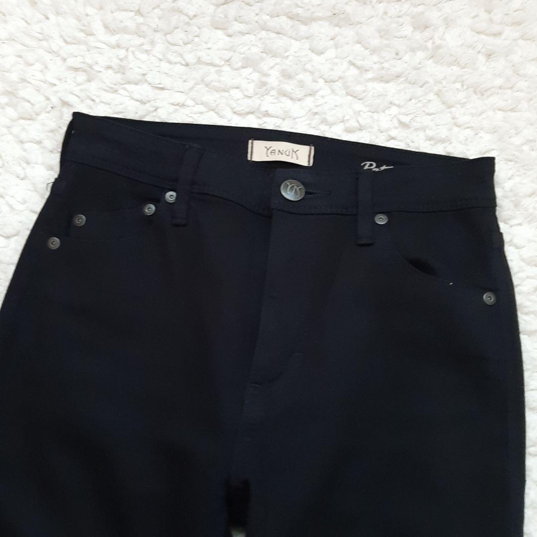美品 ヤヌーク　パトリシア　ブラック　ストレッチ　24 ブラック スキニー