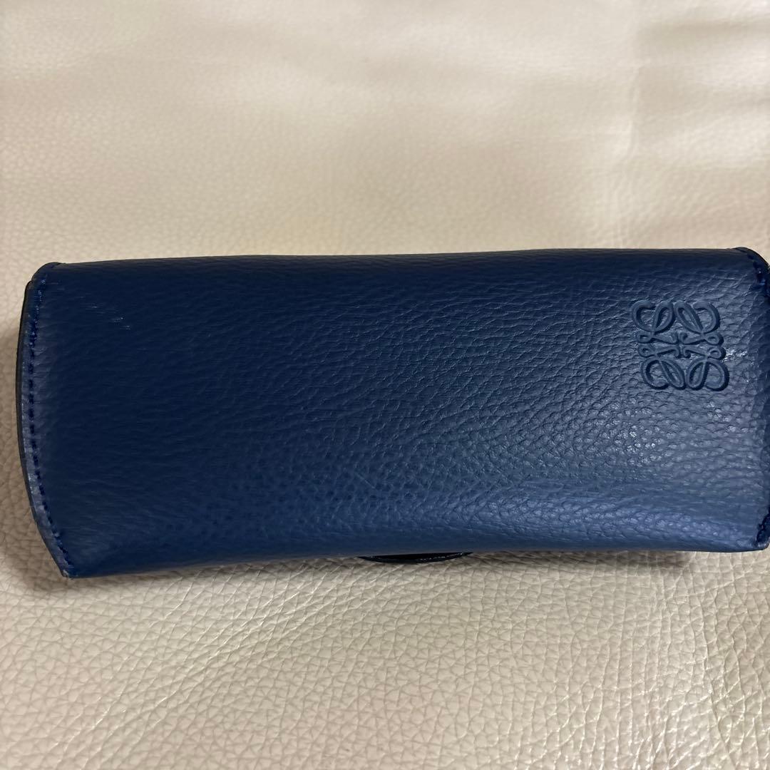 LOEWE ブラックラウンドサングラス ネイビーケース付き