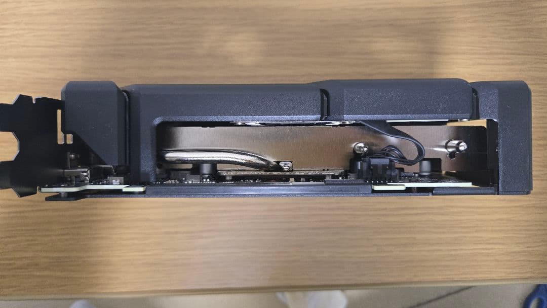 グラフィックボード・グラボ・ビデオカード ASUS DUAL RX9060XT 16G