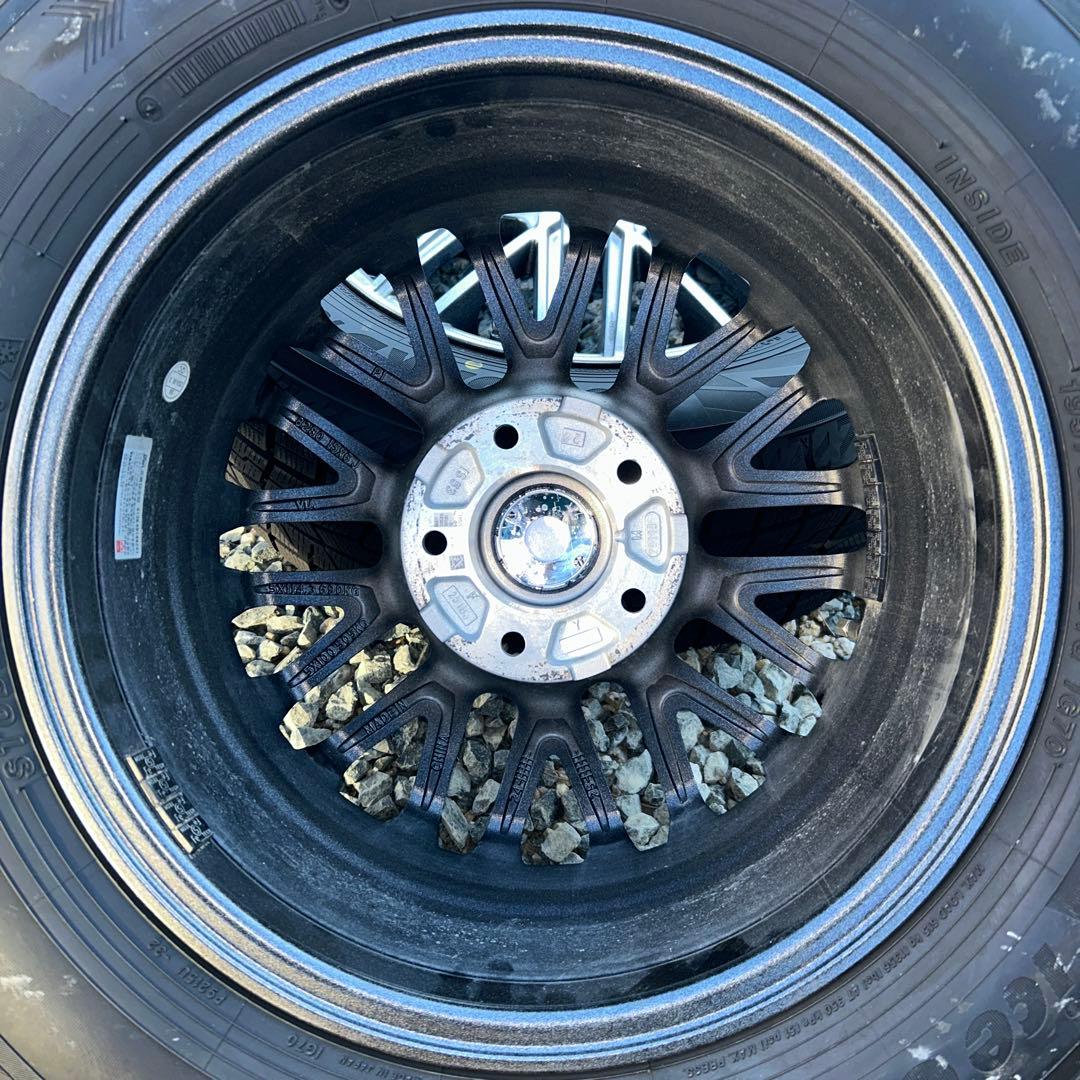 ヨコハマ IG70 195/65R15 スタッドレスタイヤ15インチ24年39週