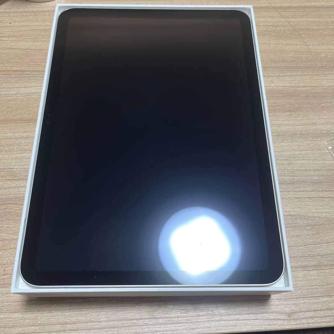 iPad第11世代　WiFiモデル　128GB シルバー