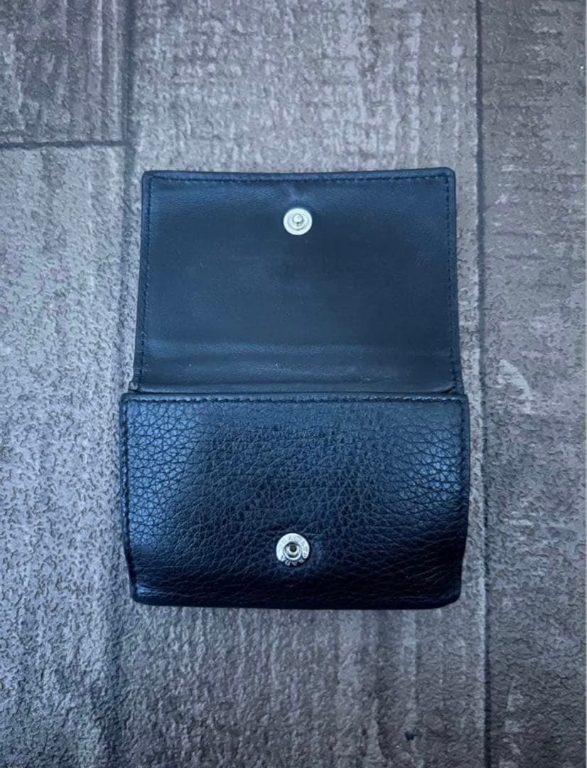 【国内正規品‼️】PRADA 三つ折り財布　BLACK レザー