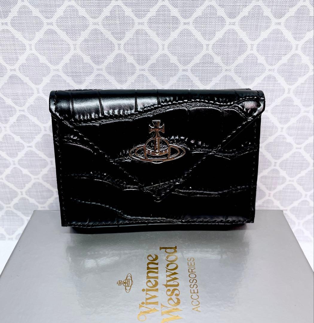 新作【内柄も素敵☆最新】Vivienne Westwood 三折財布 黒