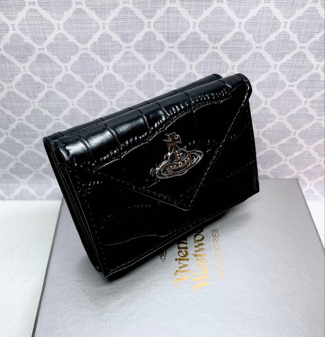 新作【内柄も素敵☆最新】Vivienne Westwood 三折財布 黒