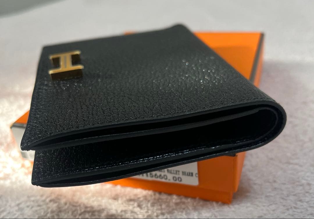 【HERMÈS・未使用】エルメス ベアンコンパクト 黒×ゴールド金具