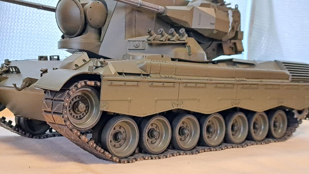 ゲパルト・西ドイツ対空戦車　タミヤ1/16 ラジコン（ジャク品）ディスプレイ用