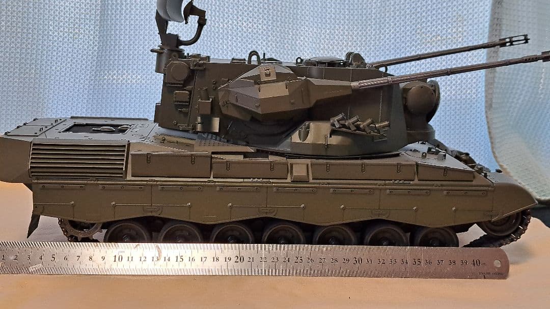 ゲパルト・西ドイツ対空戦車　タミヤ1/16 ラジコン（ジャク品）ディスプレイ用