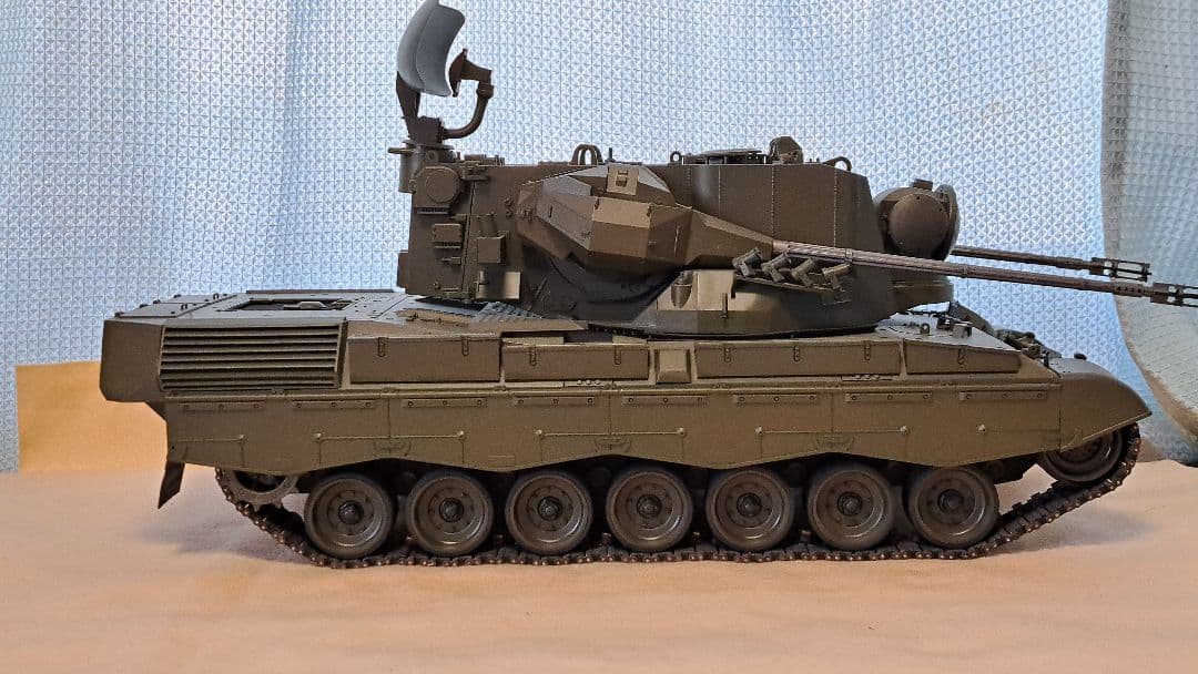 ゲパルト・西ドイツ対空戦車　タミヤ1/16 ラジコン（ジャク品）ディスプレイ用