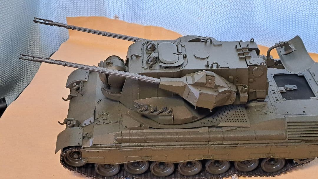 ゲパルト・西ドイツ対空戦車　タミヤ1/16 ラジコン（ジャク品）ディスプレイ用