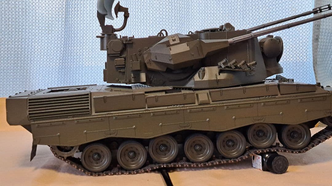 ゲパルト・西ドイツ対空戦車　タミヤ1/16 ラジコン（ジャク品）ディスプレイ用