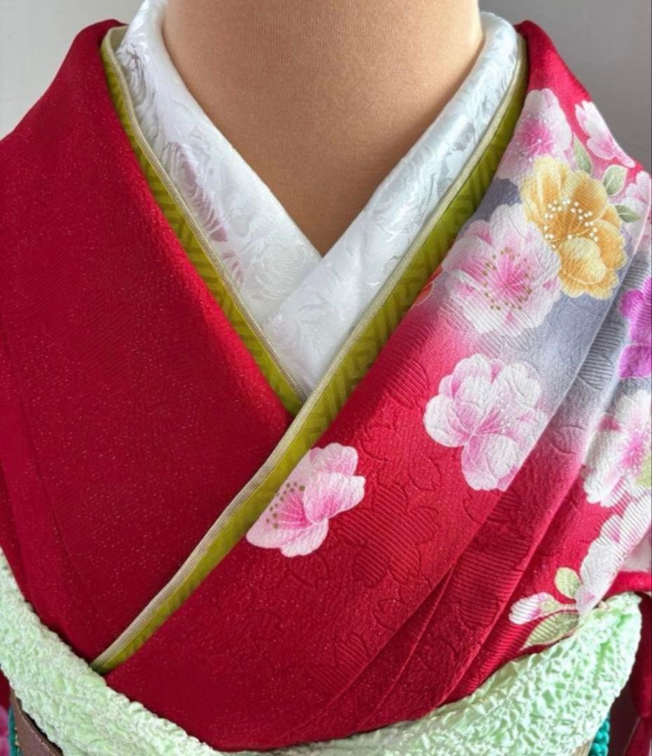 未使用に近い 正絹振袖フルセット 赤地 牡丹 刺繍 金彩