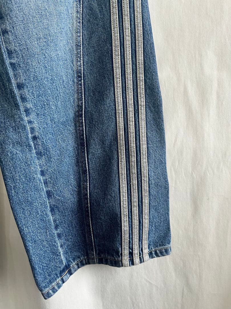 adidas ルーズ　デニムパンツ　アディダス