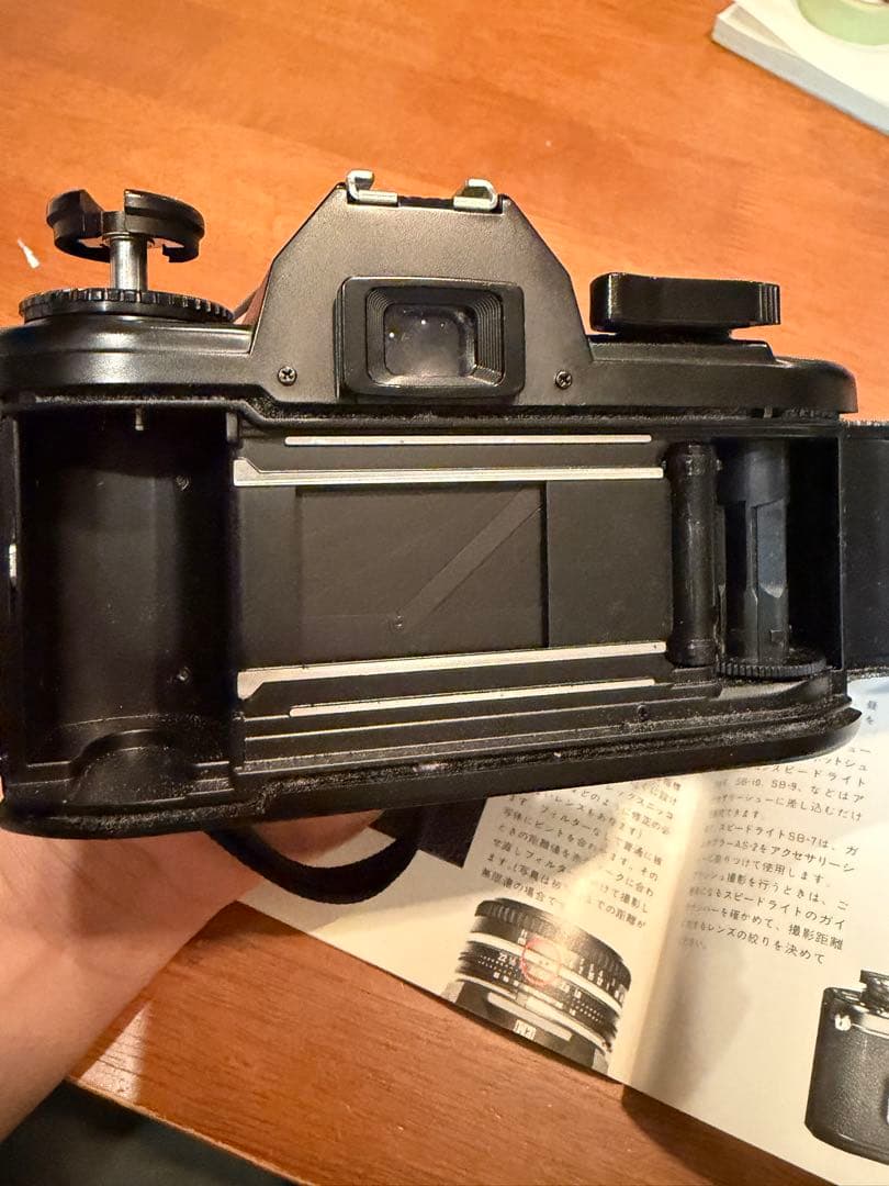 Nikon EM 本体+50mm f1.8 レンズ+L1Bcフィルター&取説付き