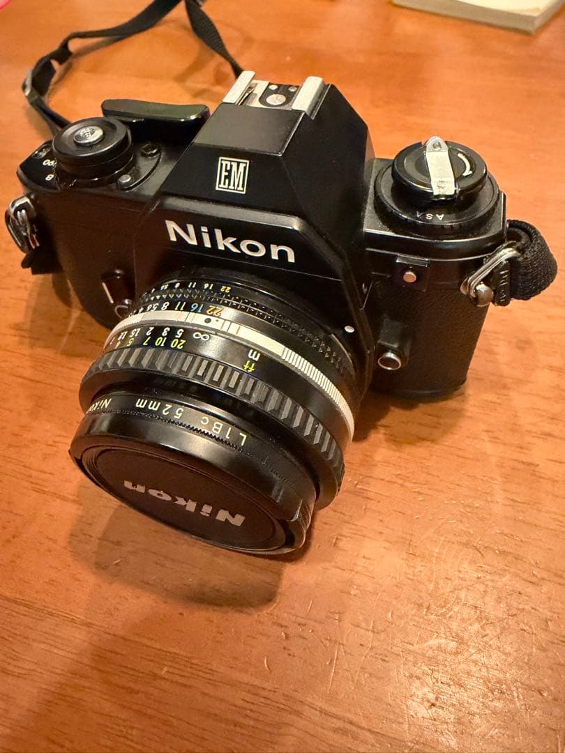 Nikon EM 本体+50mm f1.8 レンズ+L1Bcフィルター&取説付き