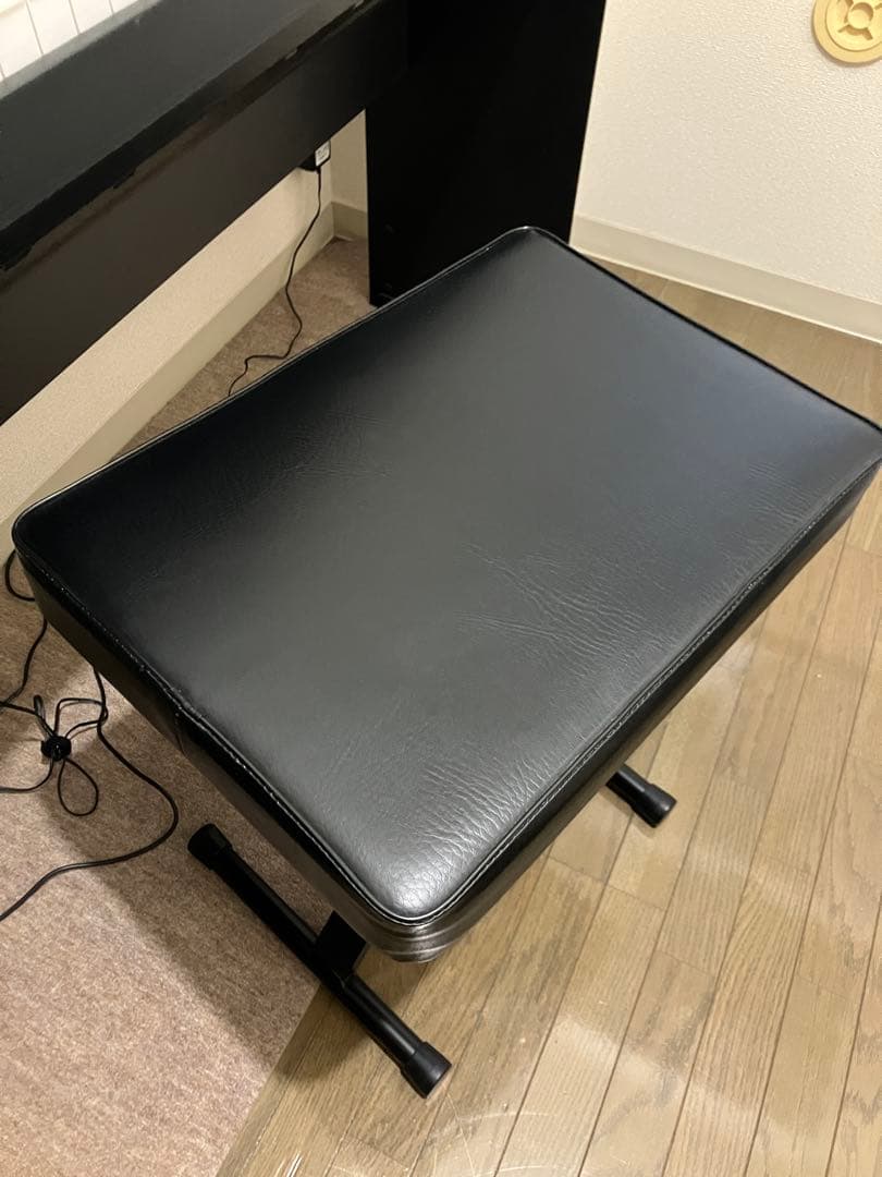 【中古美品4点セット】YAMAHA 電子ピアノ、スタンド、フットペダル、イス