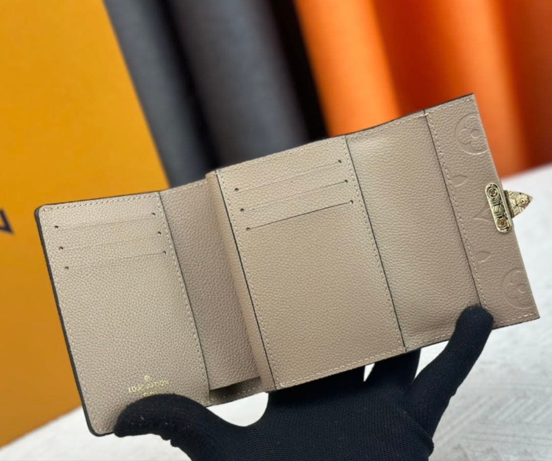 専用です☆ベージュ系 三ツ折リ財布