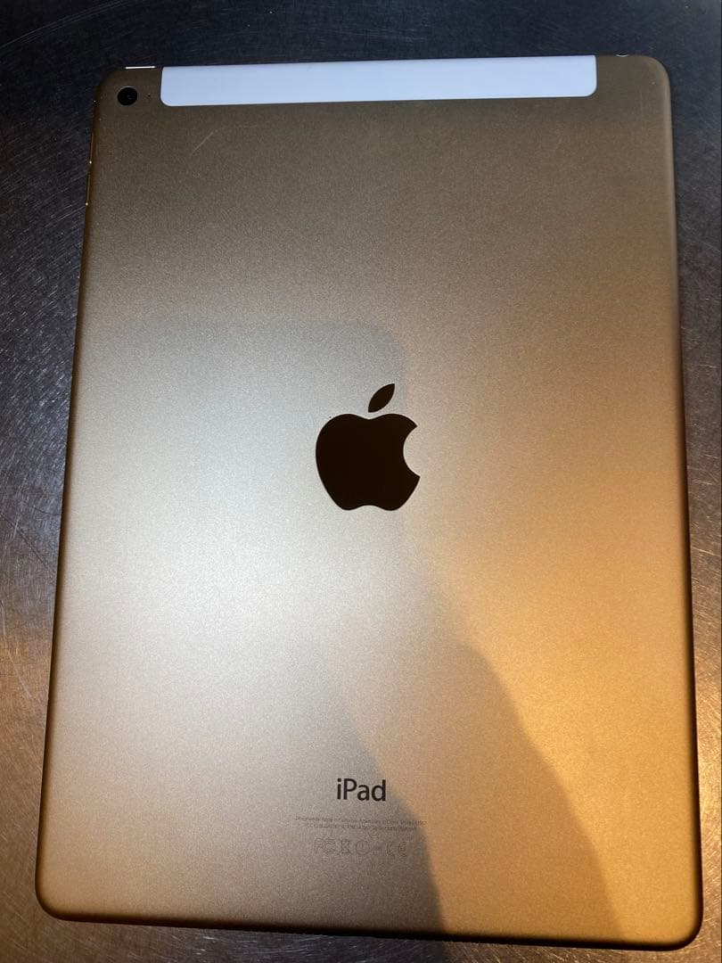 ゴールド iPad Air 2 128GB Wi-Fi + Cellular