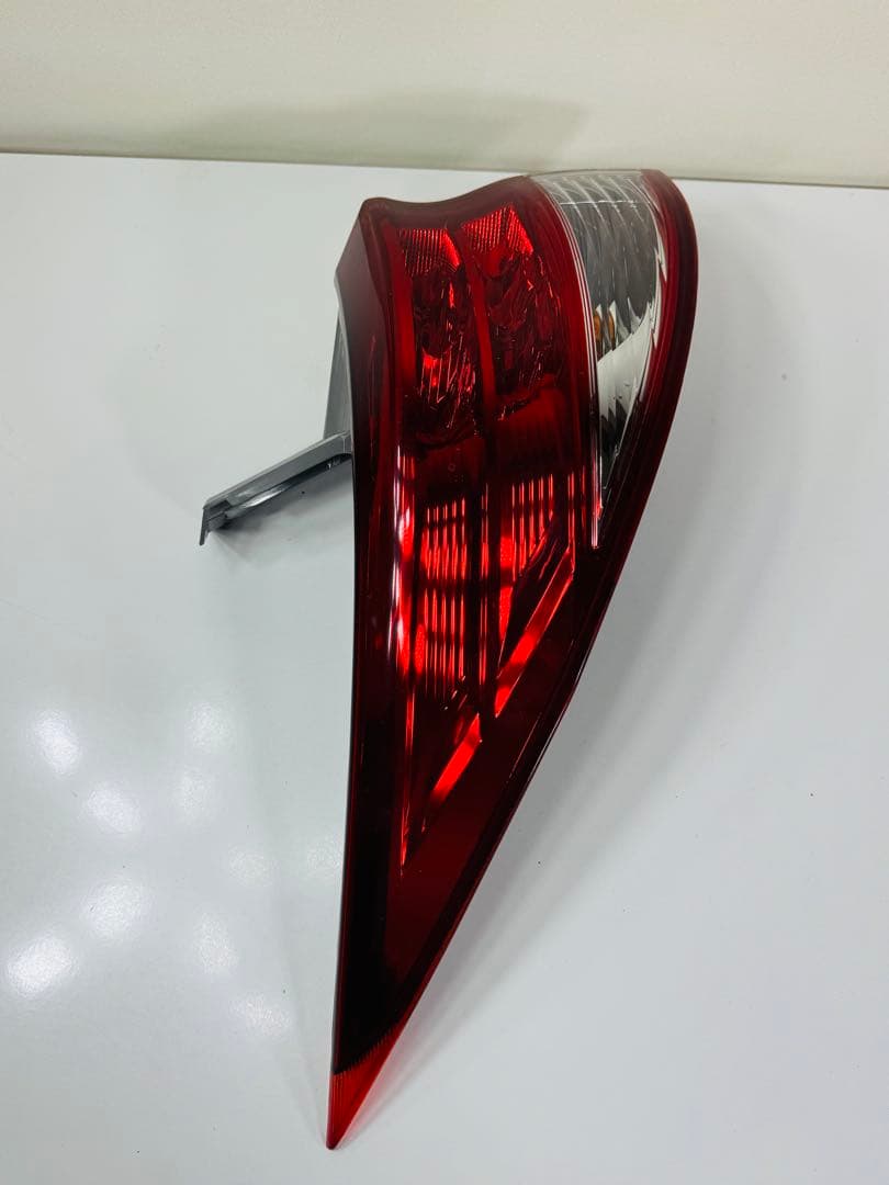 トヨタ 純正ACR50W ACR55W 50 エスティマ中期LED テールライト